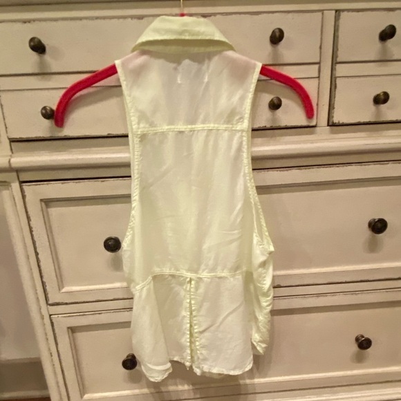 American Eagle Outfitters Tops - American Eagle summer spring sleeveless racerback collared button down tank top​